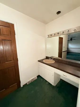 $259,900 | 516 Ca Crest Drive, Shorewood, IL 60404