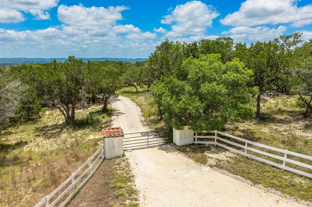 4568 Fm 2828 Bandera, TX 78003 - Photo 11 of 17