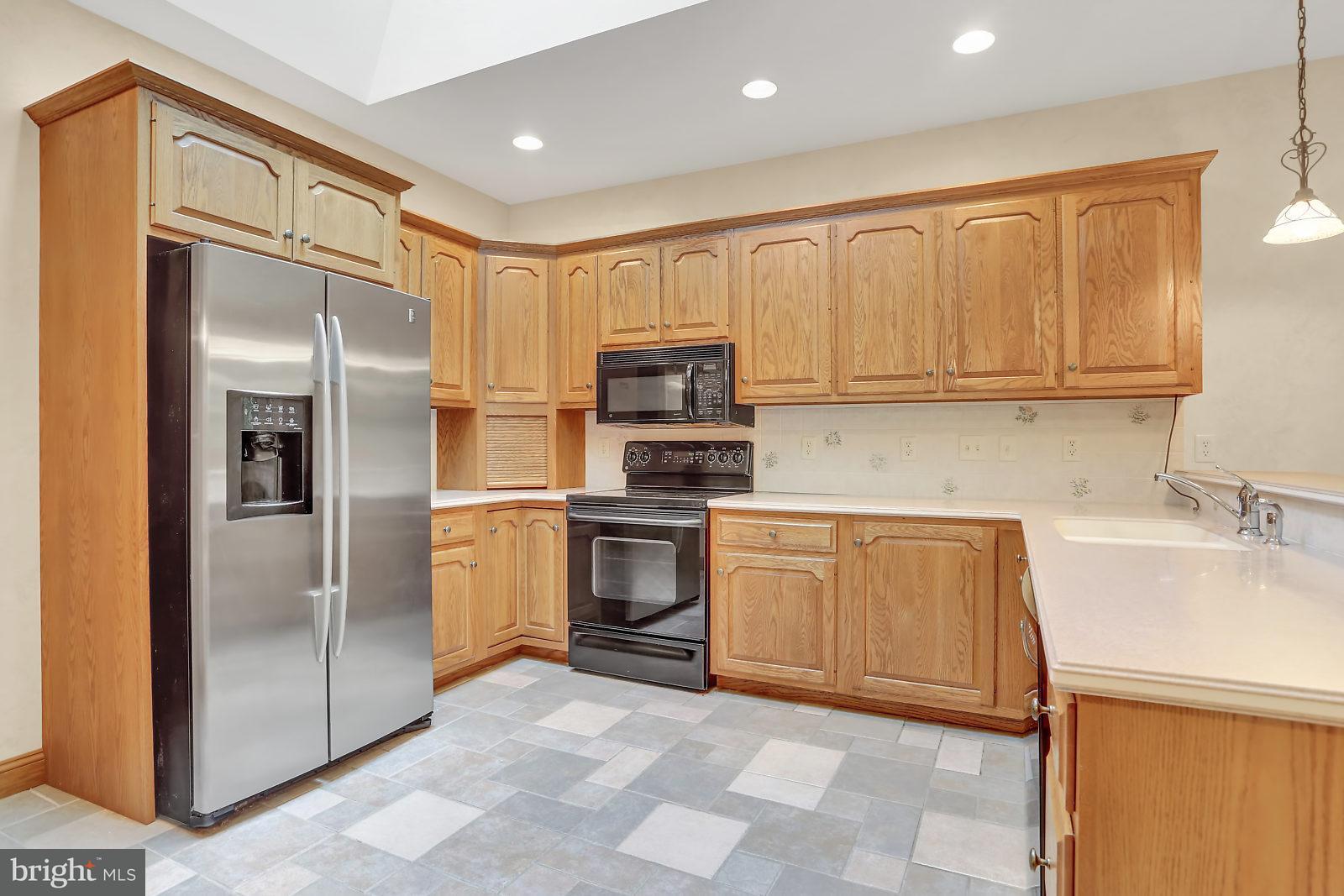 551 Mountain Road Boiling Springs, PA 17007 - Photo 12 of 35 Kitchen