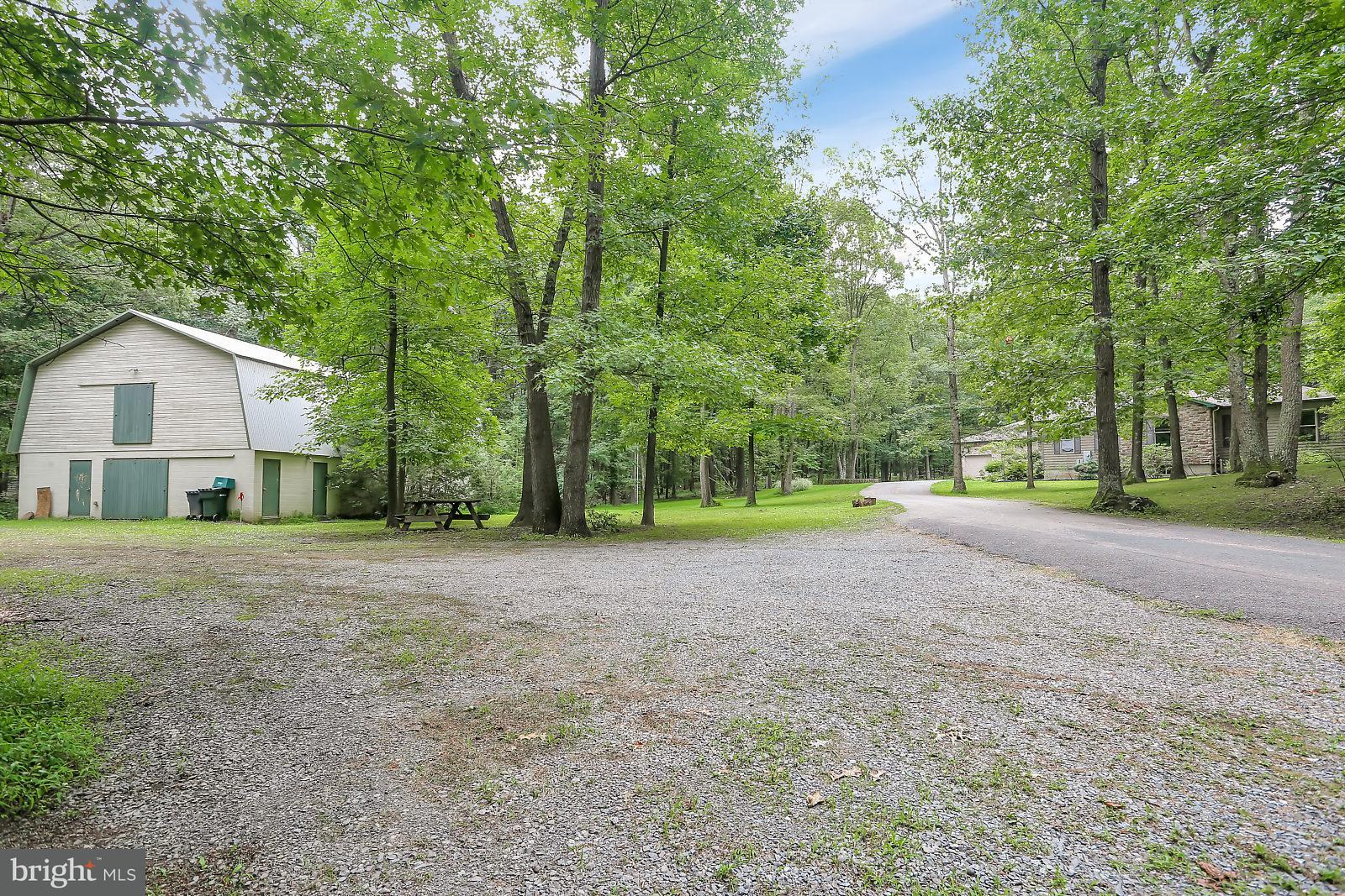 551 Mountain Road Boiling Springs, PA 17007 - Photo 29 of 35 Barn