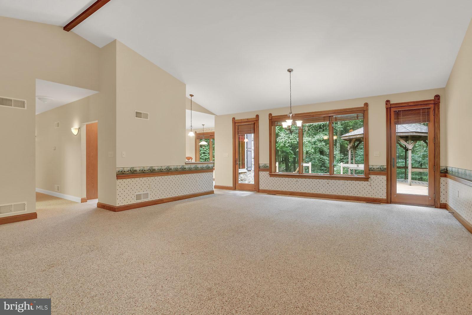 551 Mountain Road Boiling Springs, PA 17007 - Photo 5 of 35 Dining Room