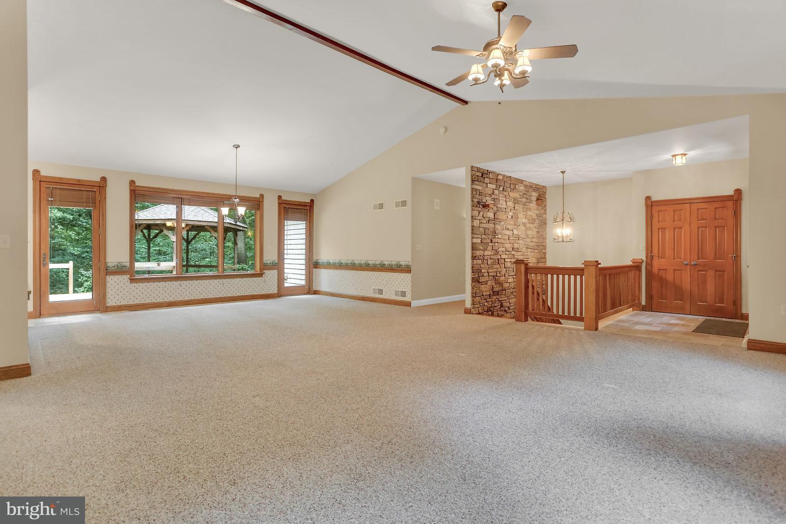 551 Mountain Road Boiling Springs, PA 17007 - Photo 6 of 35 Dining Room