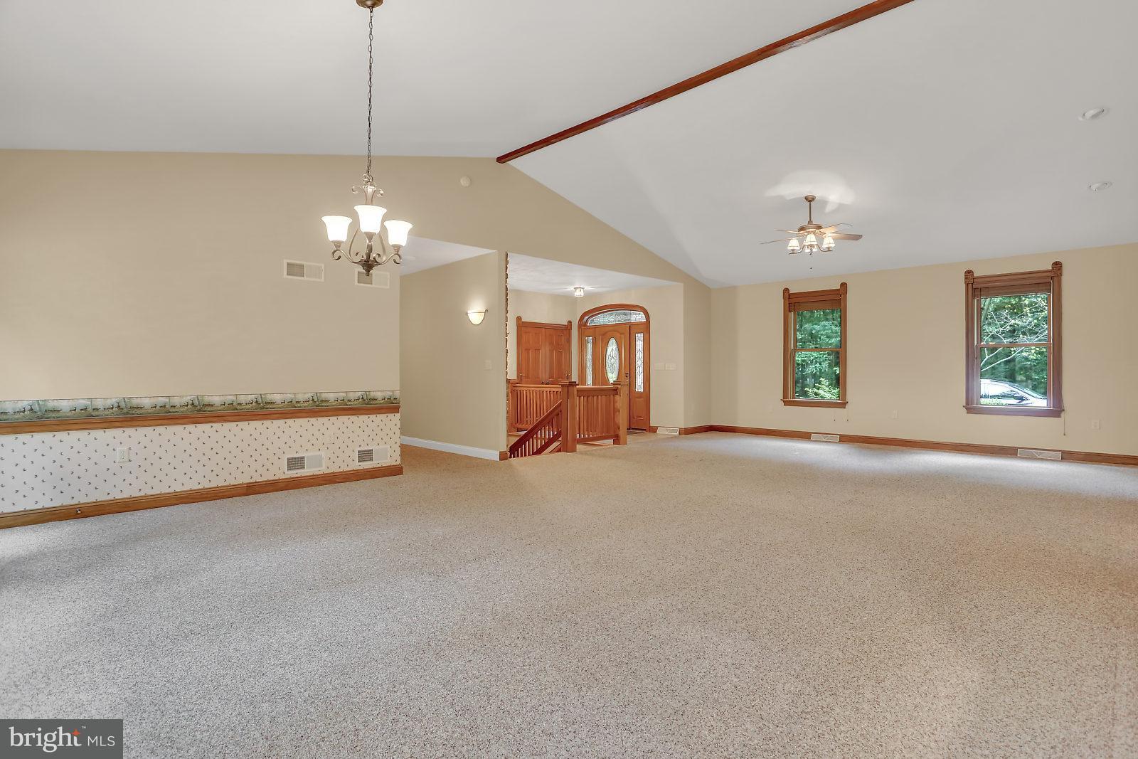 551 Mountain Road Boiling Springs, PA 17007 - Photo 8 of 35 Family Room