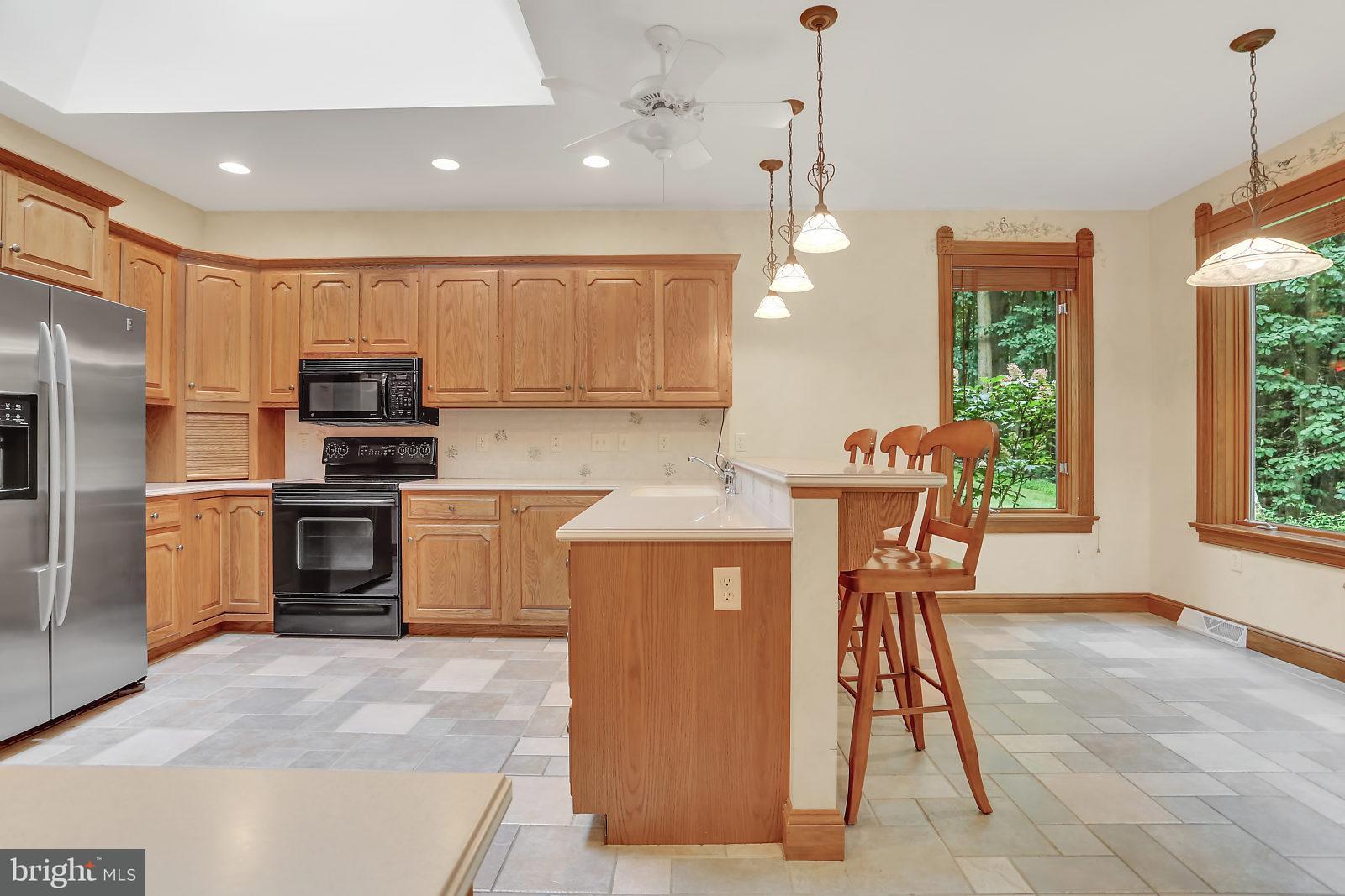 551 Mountain Road Boiling Springs, PA 17007 - Photo 10 of 35 Kitchen