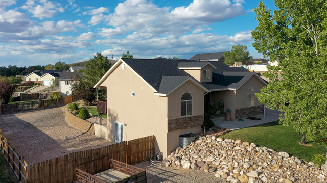1797 Sunset Road Enoch, UT 84721 - Photo 61 of 80 Stucco exterior with stone veneer accents