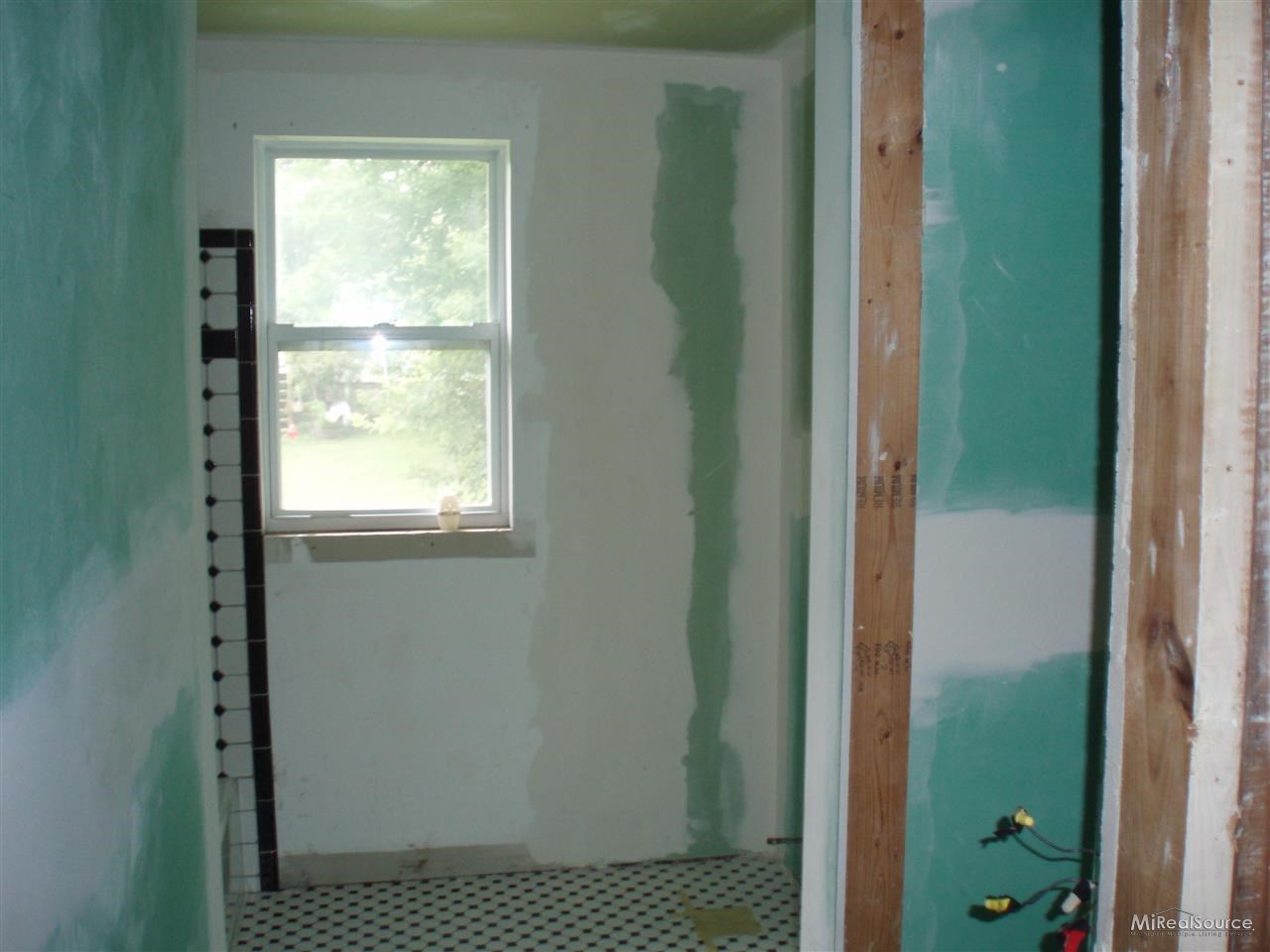 6020 Pointe Tremble Road Algonac, MI 48001 - Photo 20 of 30 31158871-19.JPG