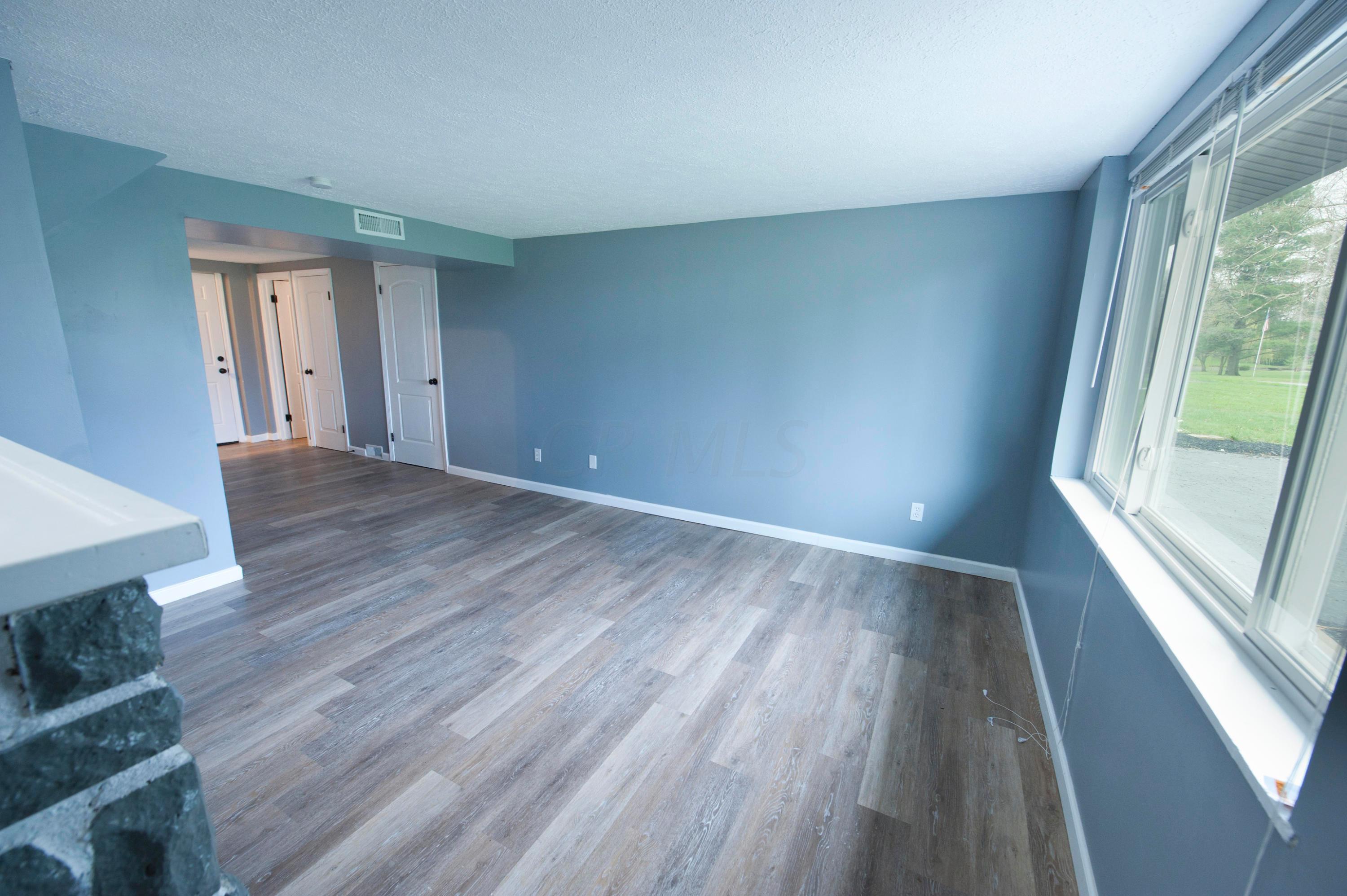 3278 Cross Keys Road Columbus, OH 43232 - Photo 3 of 31 Gallery Image 3