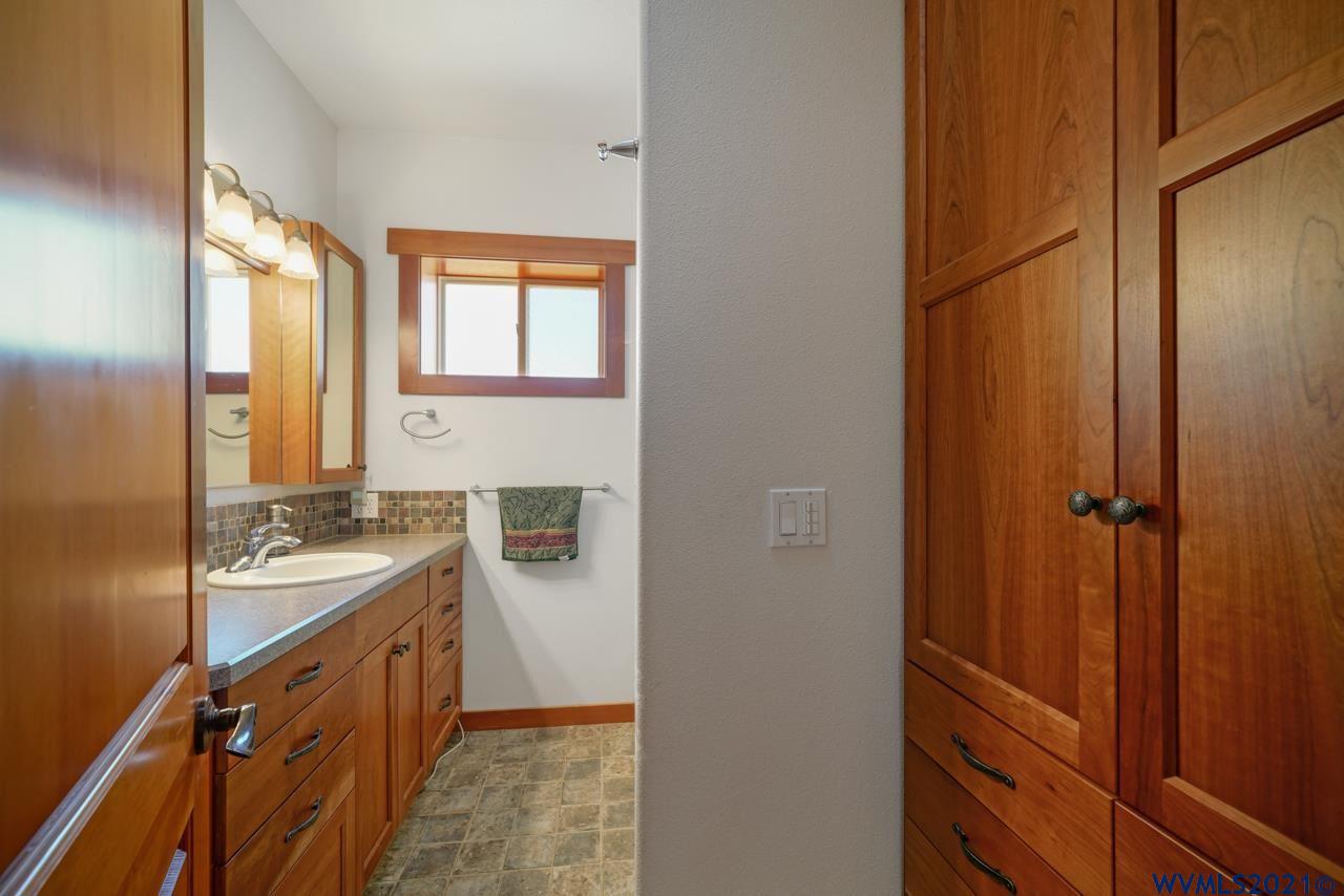15355 Salt Creek Road Dallas, OR 97338 - Photo 27 of 42 Gallery Image 27
