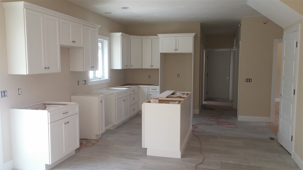 17 Zion Hill Road Salem, NH 03079 - Photo 3 of 20