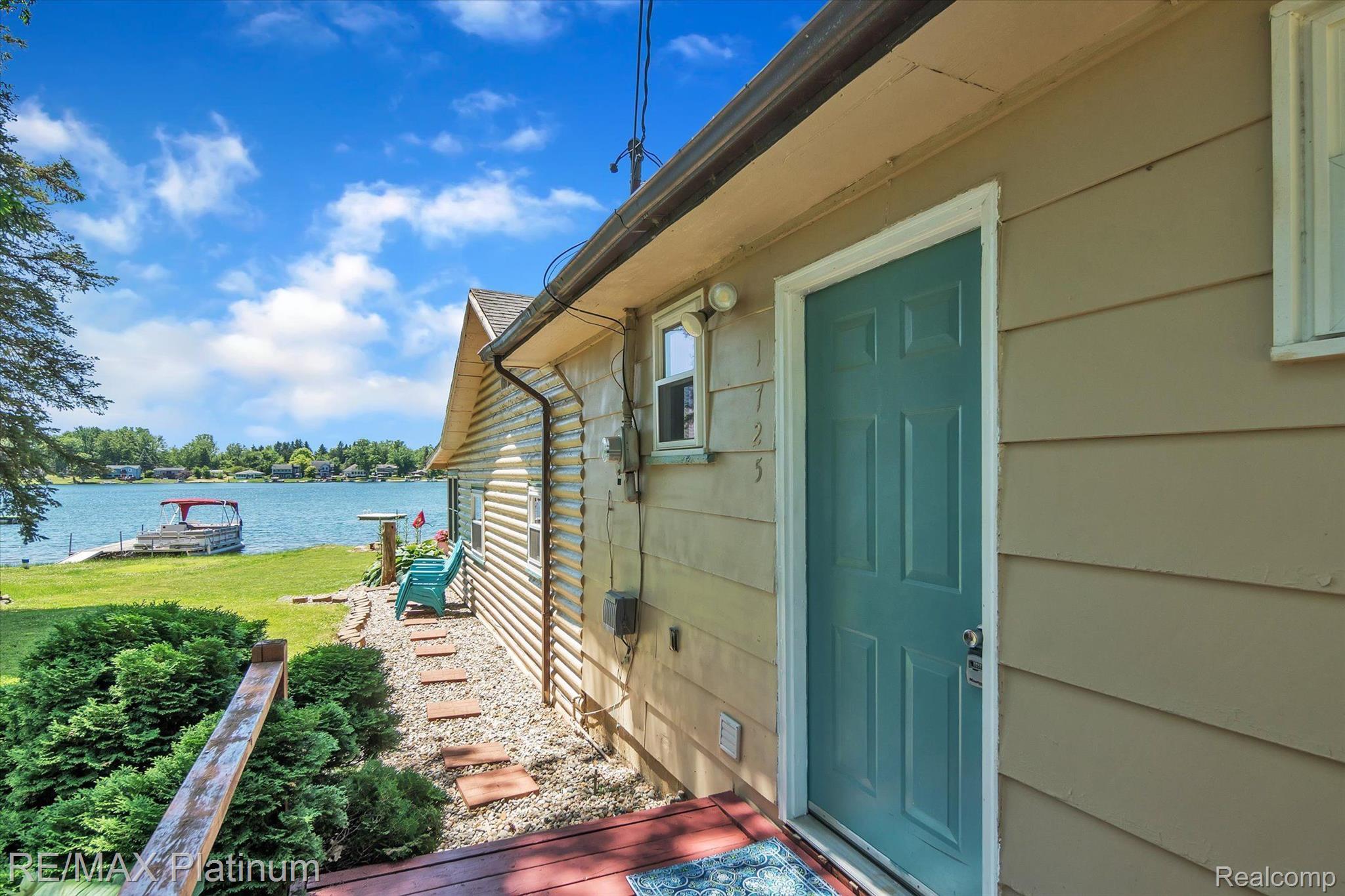 1725 Triangle Lake Road Howell, MI 48843 - Photo 27 of 46 Gallery Image 27