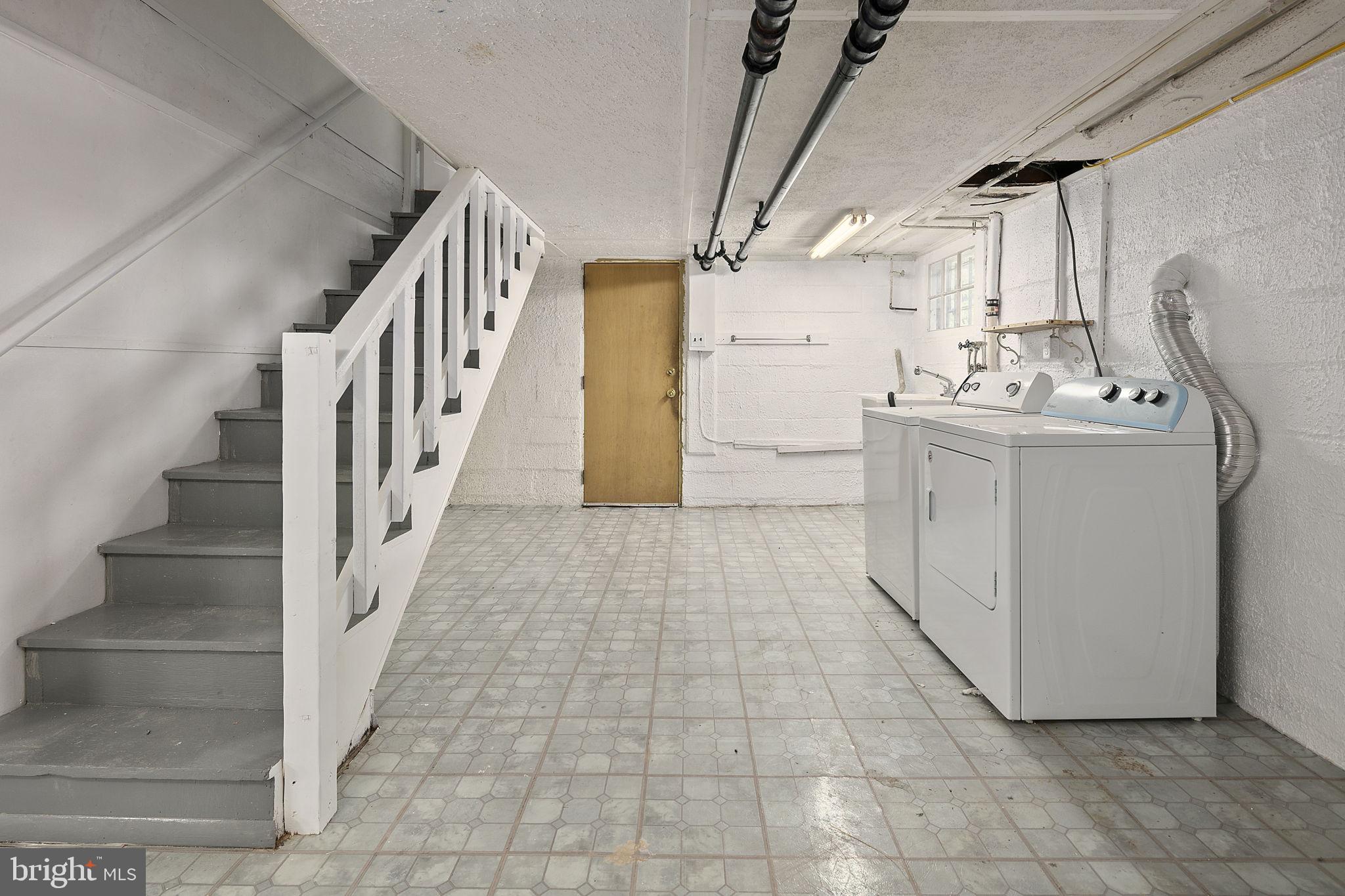 1711 Owens Road Oxon Hill, MD 20745 - Photo 35 of 37