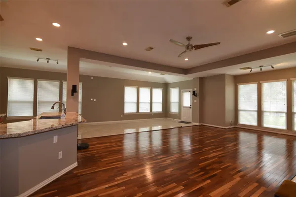 $2,350 | 122 Kentwood Ridge Court, Sugar Land, TX 77479