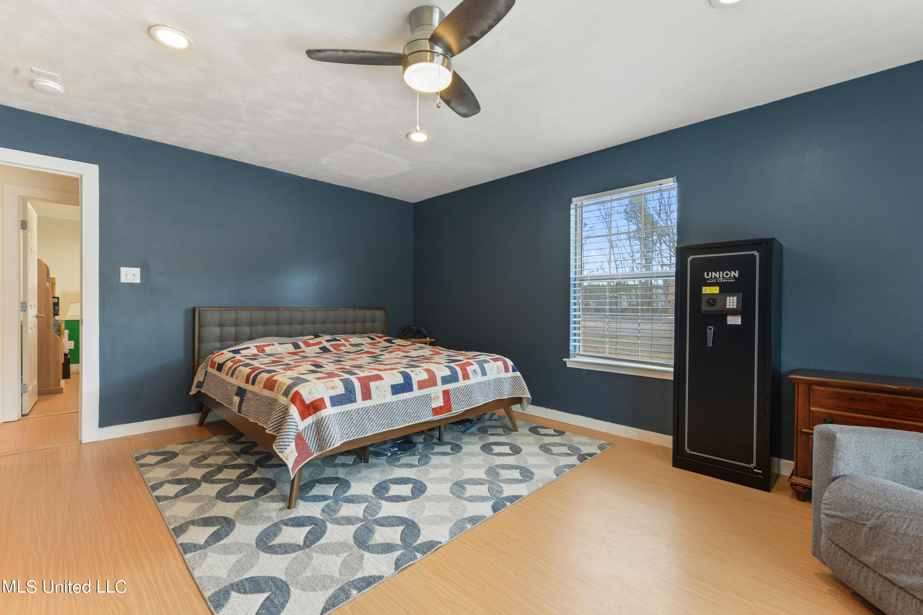 5519 Lower Bay Road Bay St. Louis, MS 39520 - Photo 11 of 38 011