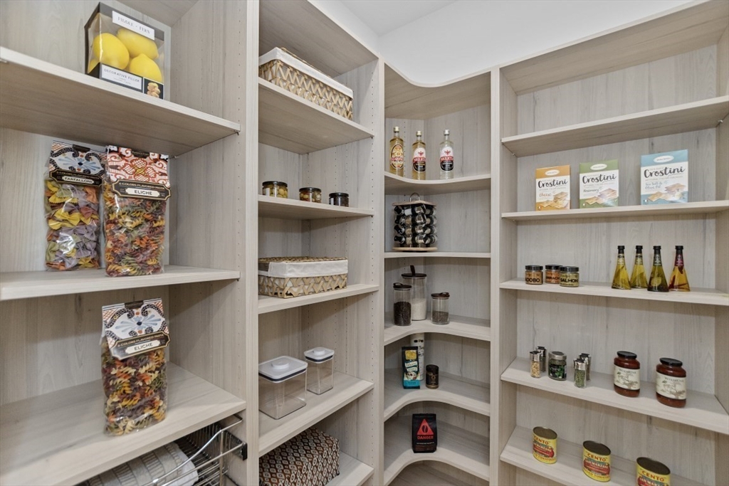7 Jane Road Newton, MA 02459 - Photo 11 of 42 Gallery Image 11