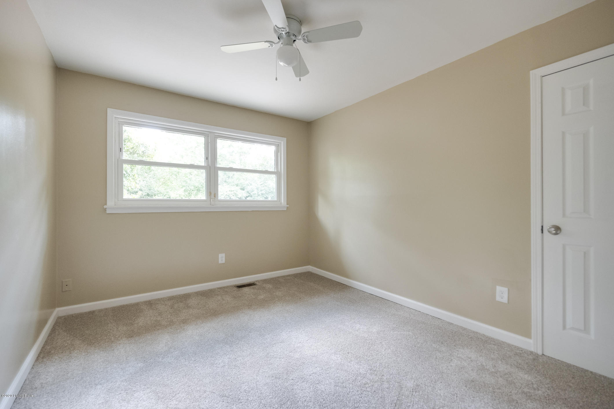 3127 Talisman Road Louisville, KY 40220 - Photo 17 of 28 3127 Talisman Rd-1025
