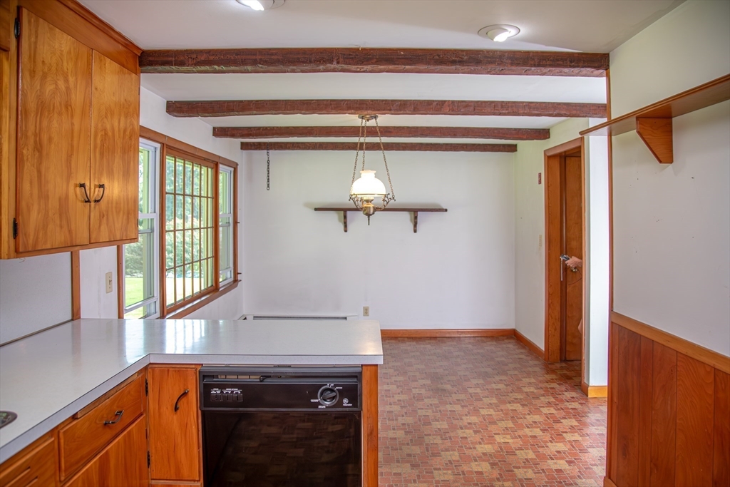 100 Lee Road Deerfield, MA 01373 - Photo 11 of 42 Gallery Image 11