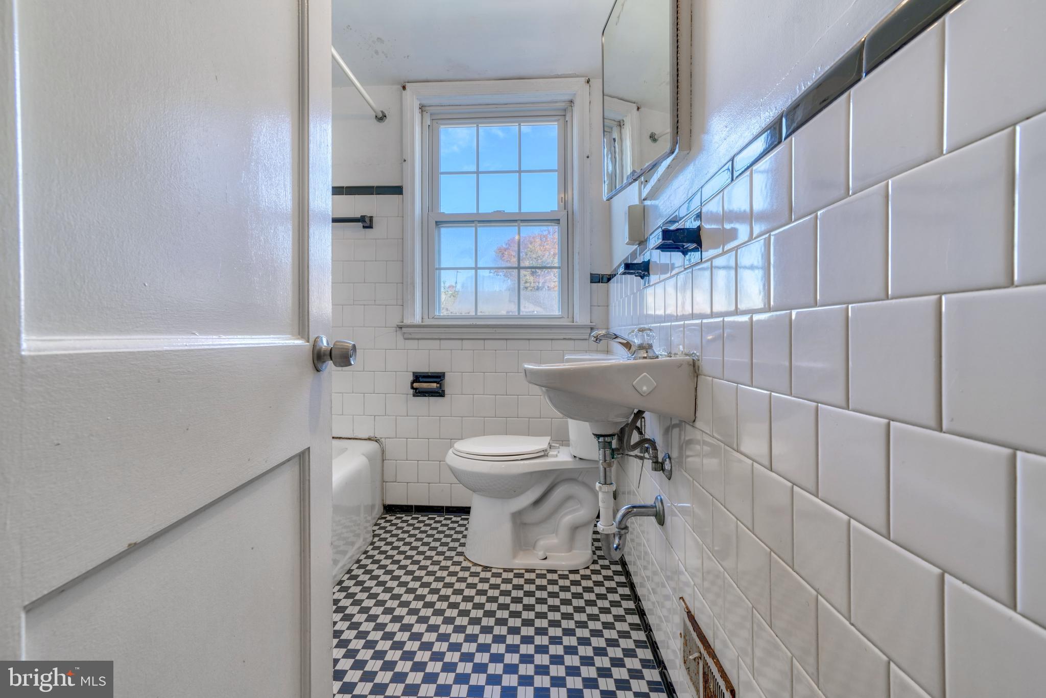 1625 Thetford Road Towson, MD 21286 - Photo 23 of 39 Gallery Image 23