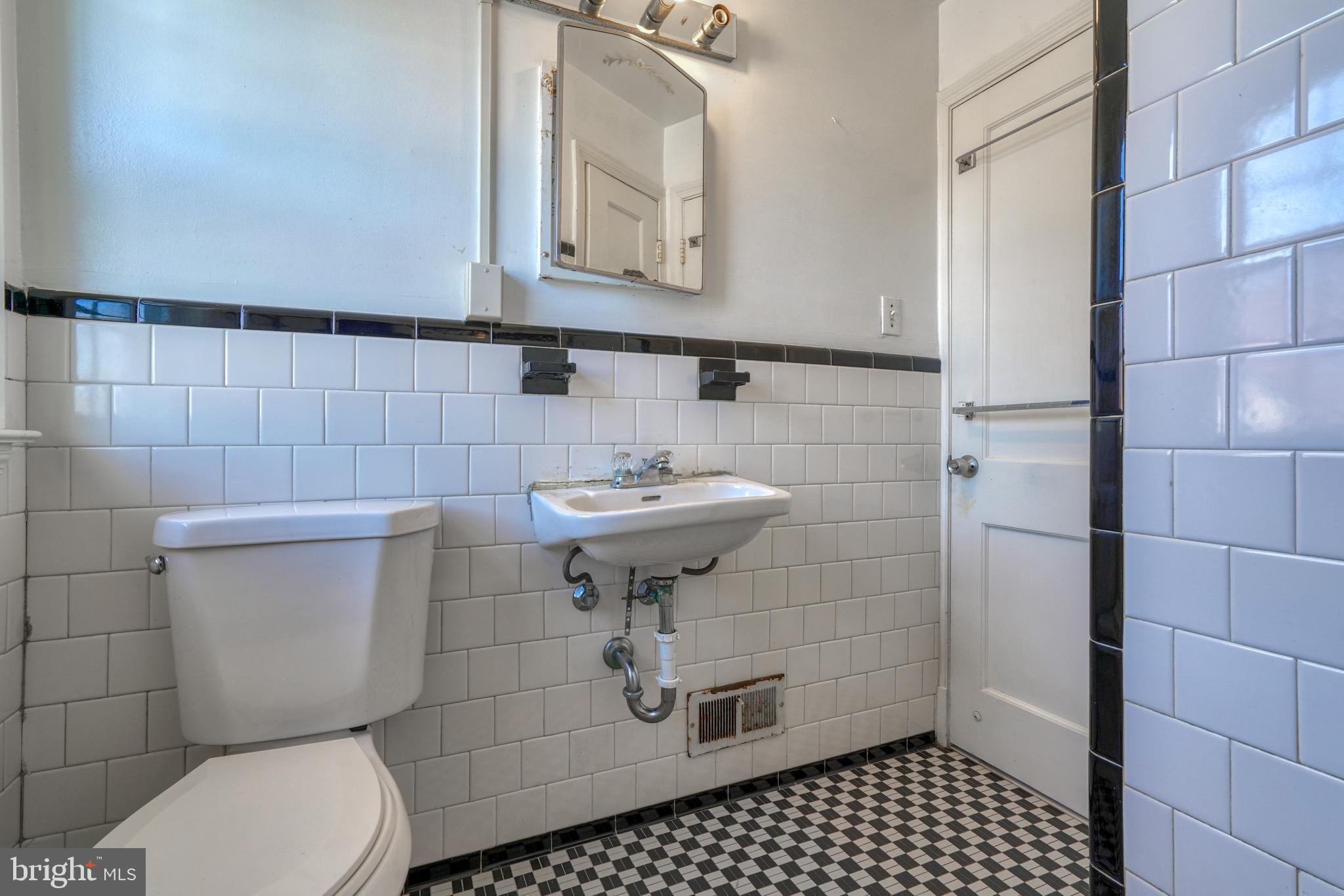 1625 Thetford Road Towson, MD 21286 - Photo 27 of 39 Gallery Image 27