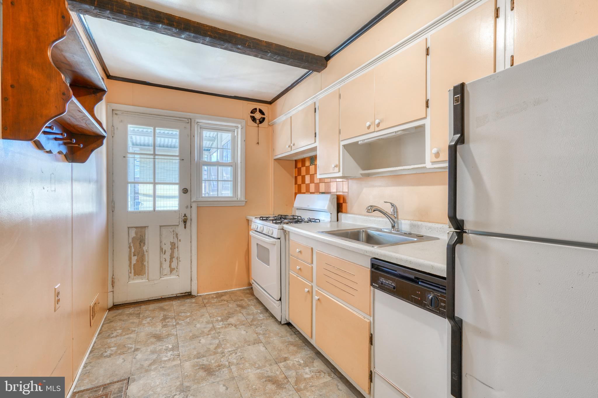 1625 Thetford Road Towson, MD 21286 - Photo 9 of 39 Gallery Image 9