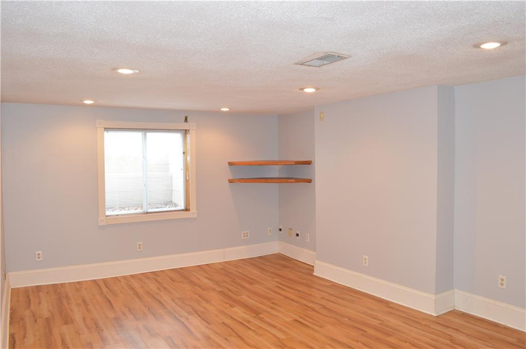 30 West Thompson Road Indianapolis, IN 46217 - Photo 18 of 31 Gallery Image 18