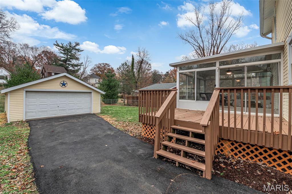 26 North Maple Avenue Ferguson, MO 63135 - Photo 4 of 32