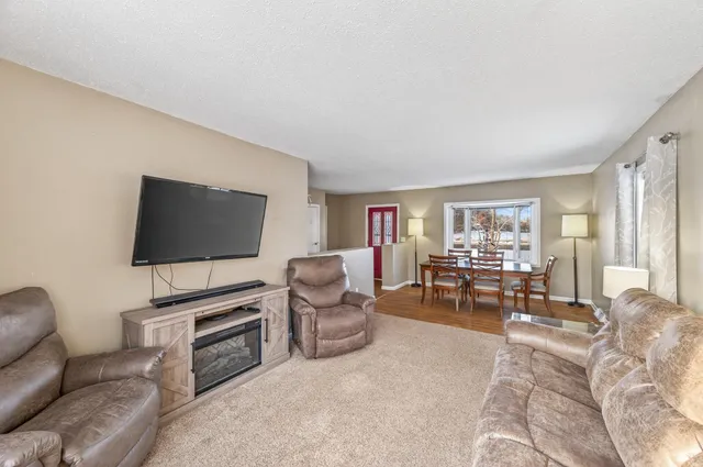 $287,000 | 32 Viking Boulevard Northwest, Cedar, MN 55011