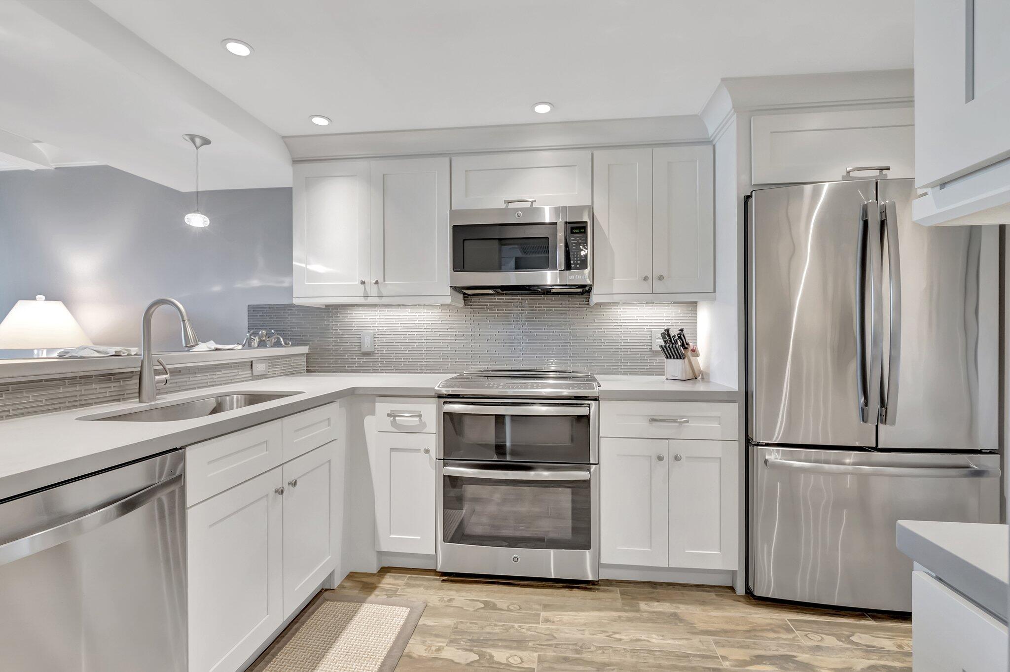 2707 North Ocean Boulevard, Unit 306D Boca Raton, FL 33431 - Photo 34 of 50 KITCHEN