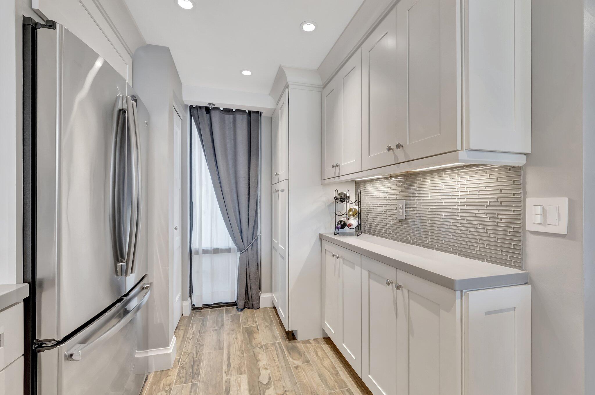 2707 North Ocean Boulevard, Unit 306D Boca Raton, FL 33431 - Photo 35 of 50 KITCHEN