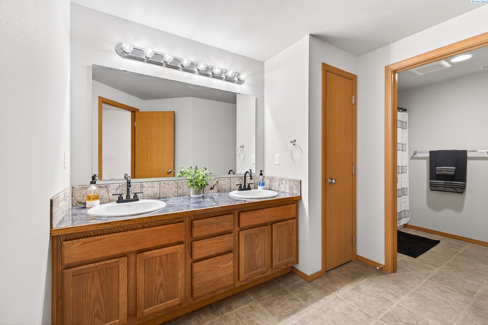 1621 Alexander Road Sunnyside, WA 98944 - Photo 11 of 44 Gallery Image 11