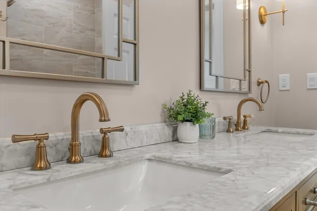 a close view of sink and tap