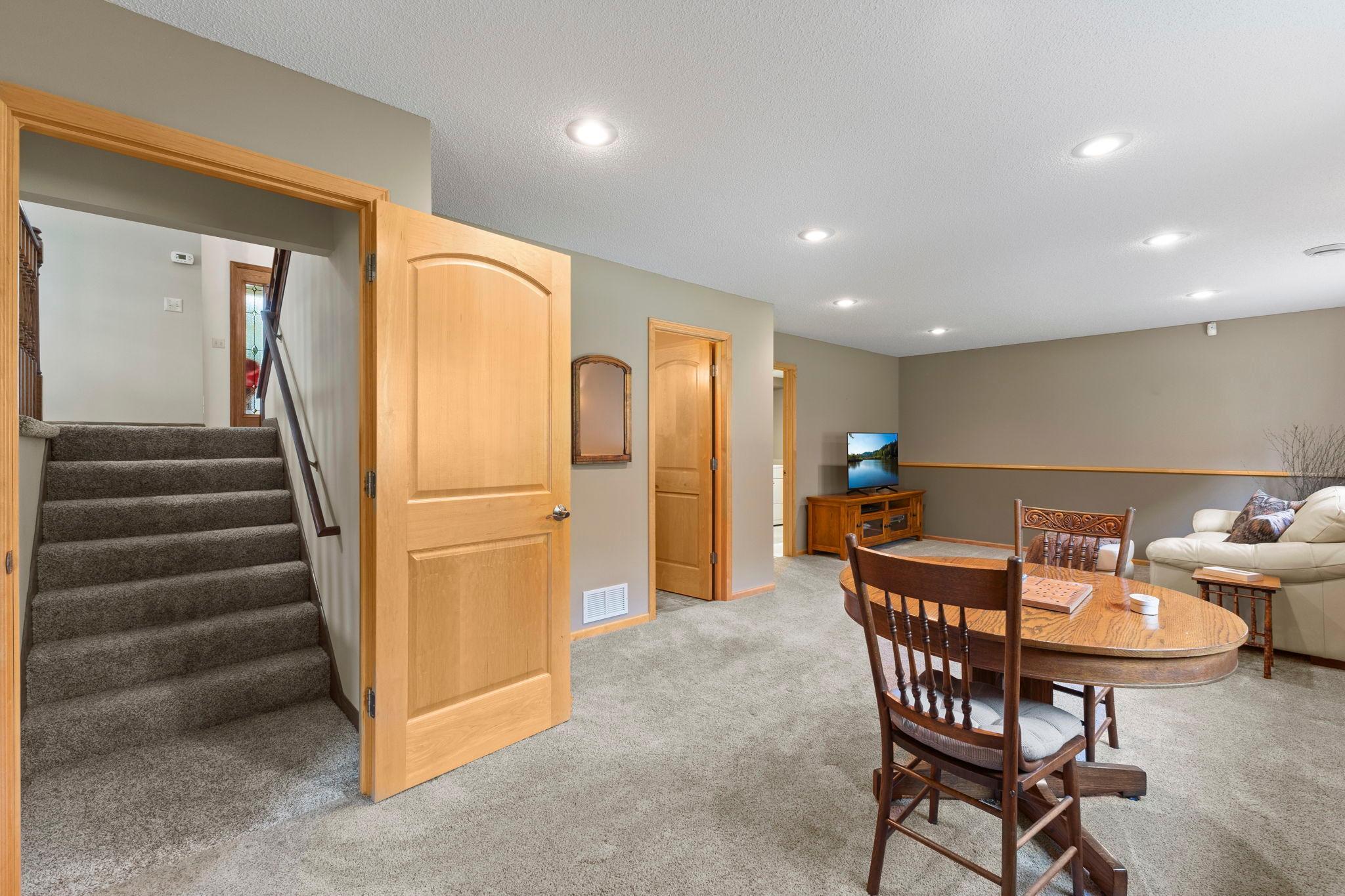 987 Kettle Creek Road Eagan, MN 55123 - Photo 19 of 50 Gallery Image 19