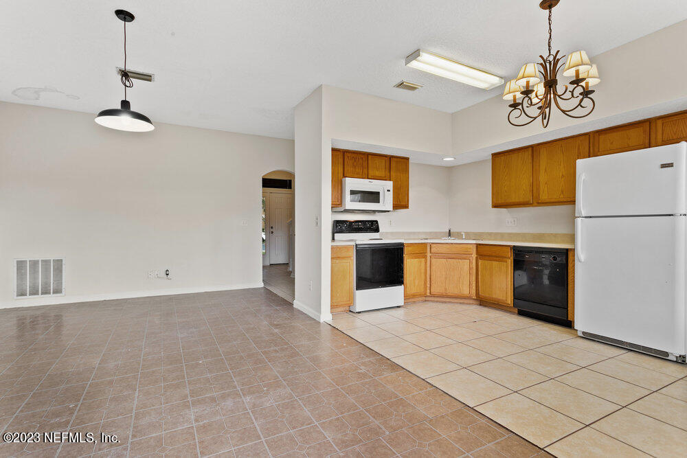 5260 Collins Road, Unit 705 Jacksonville, FL 32244 - Photo 16 of 33 016_5260_collins_rd_unit_705_16