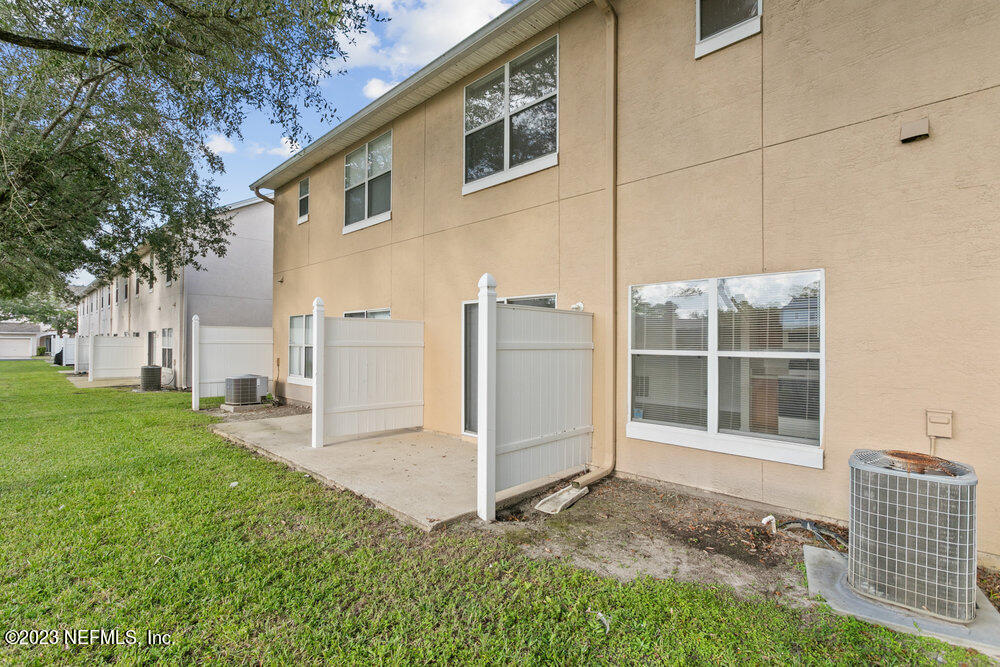 5260 Collins Road, Unit 705 Jacksonville, FL 32244 - Photo 31 of 33 032_5260_collins_rd_unit_705_32