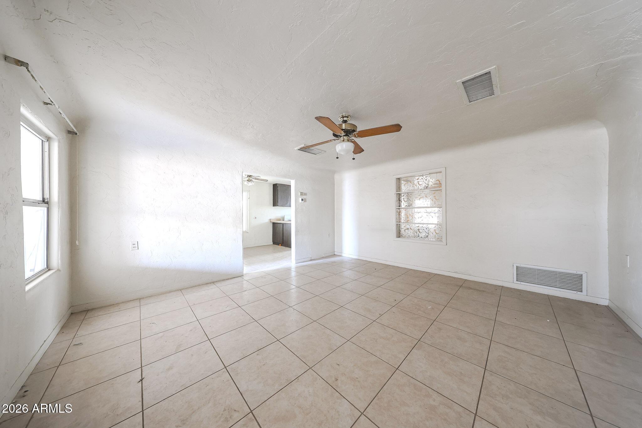 2119 West Elm Street Phoenix, AZ 85015 - Photo 9 of 50 B (5)