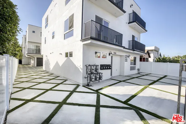 $23,833 | 5438 Romaine Street, Los Angeles, CA 90038