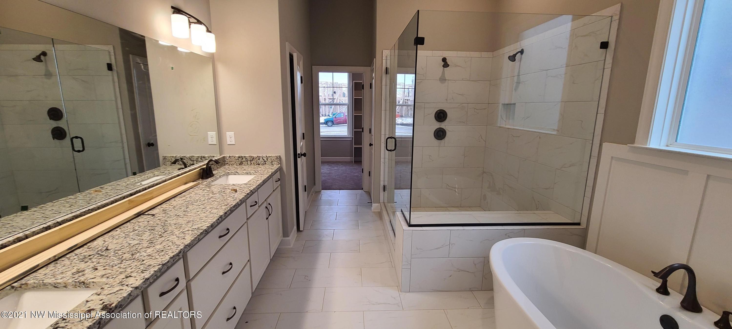 175 Natchez Loop Hernando, MS 38632 - Photo 18 of 40 Master Bath 3