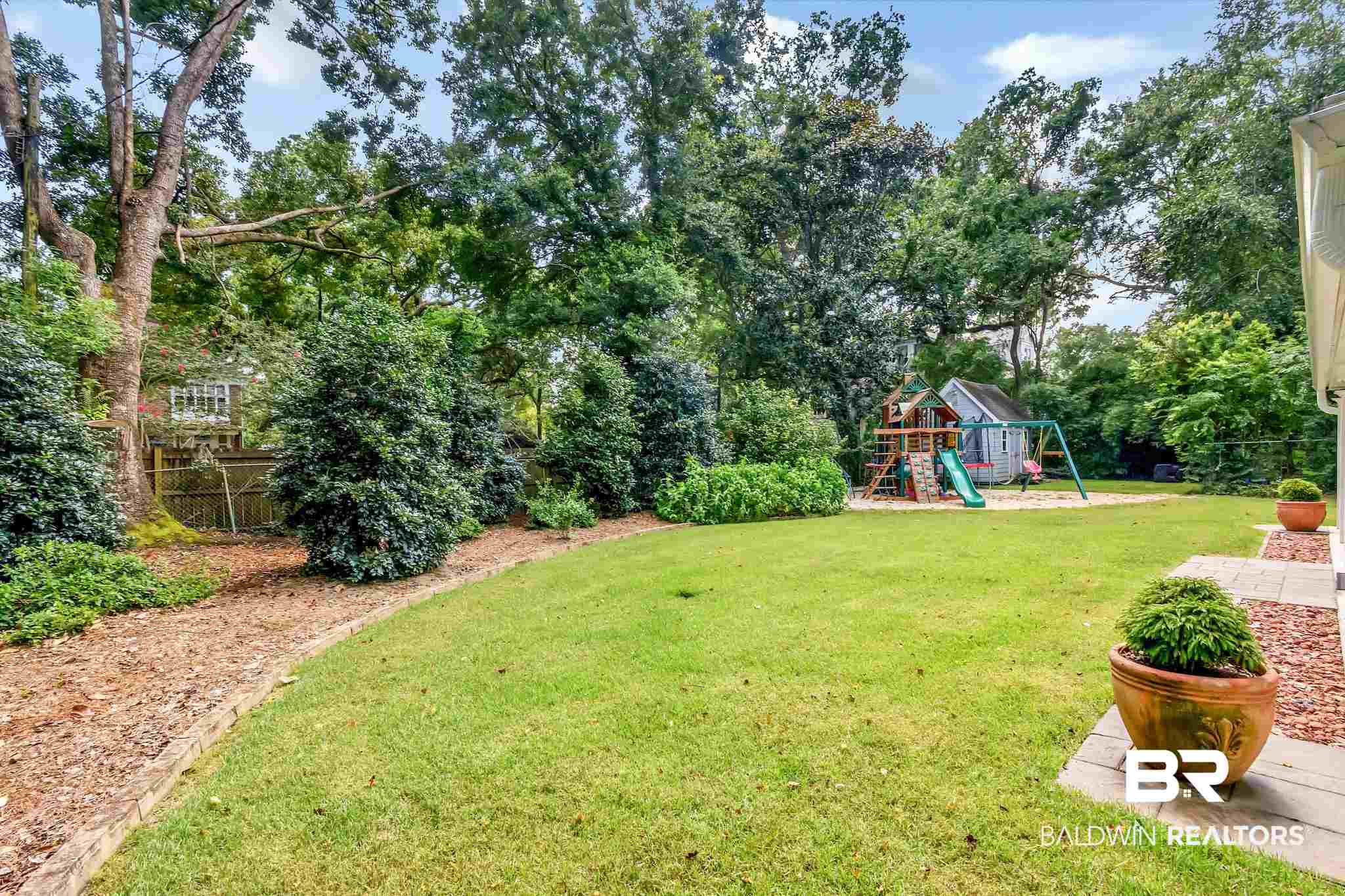 1915 Old Shell Road Mobile, AL 36607 - Photo 4 of 38