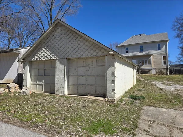$67,500 | 715 Magnolia, Excelsior Springs, MO 64024