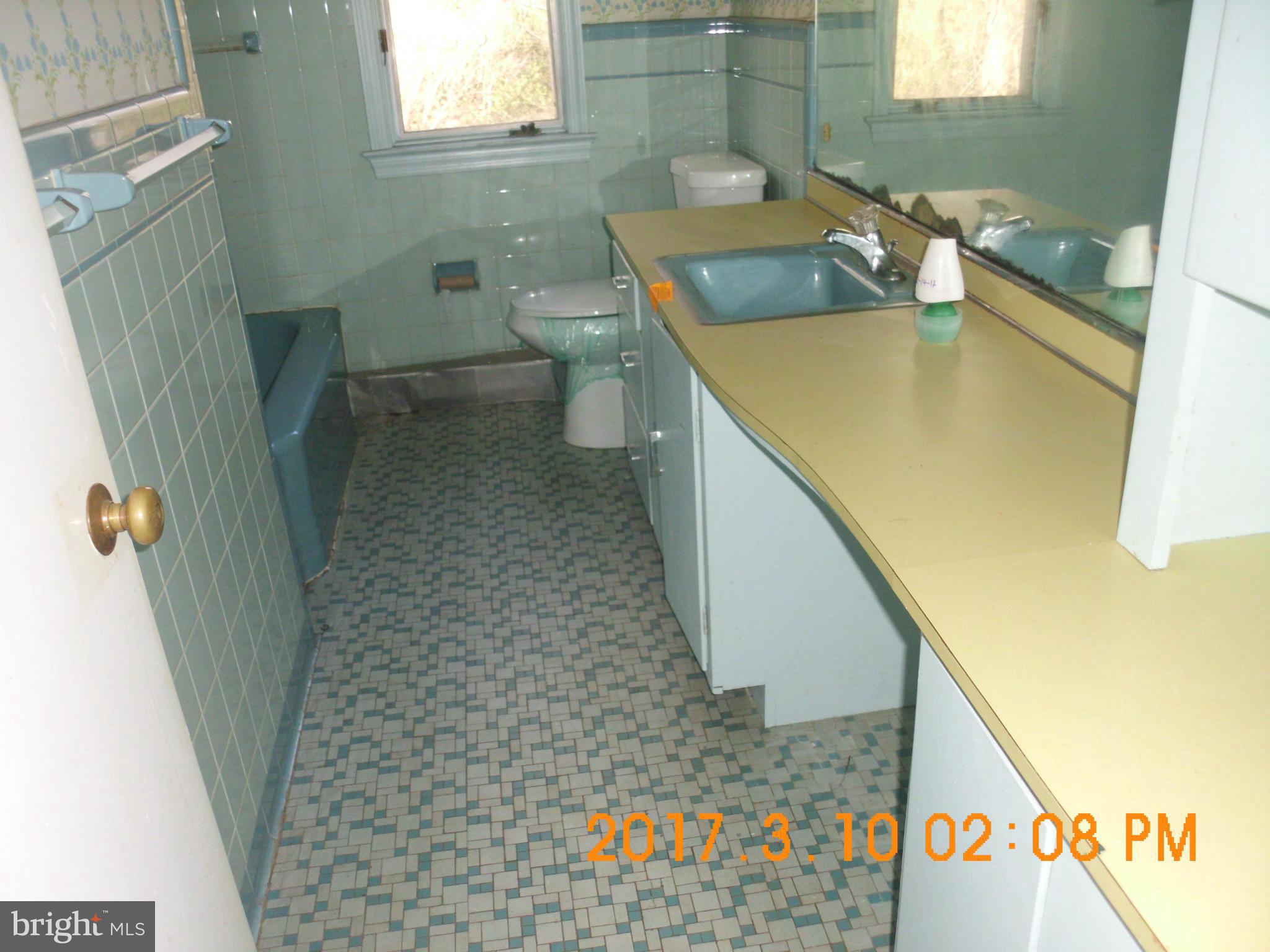 160 Randolph Road Silver Spring, MD 20904 - Photo 11 of 25 Bath