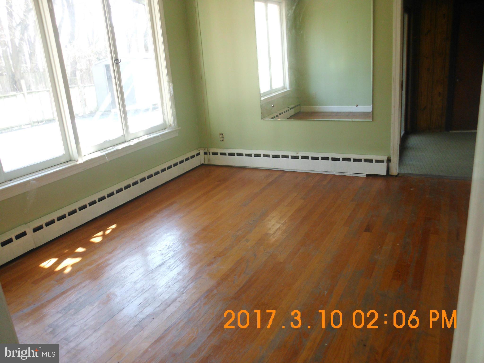 160 Randolph Road Silver Spring, MD 20904 - Photo 3 of 25 Dining Room