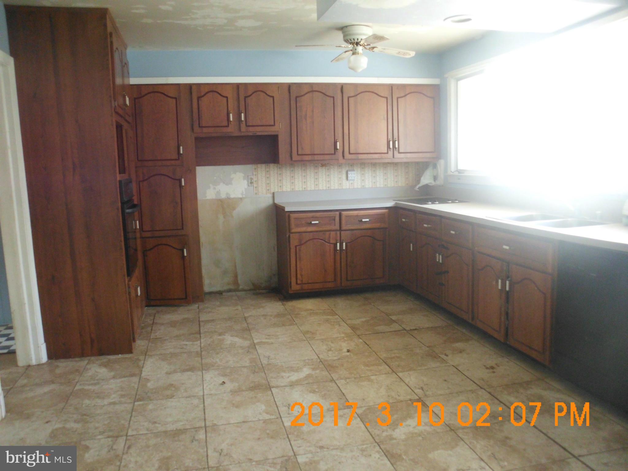 160 Randolph Road Silver Spring, MD 20904 - Photo 6 of 25 Kitchen