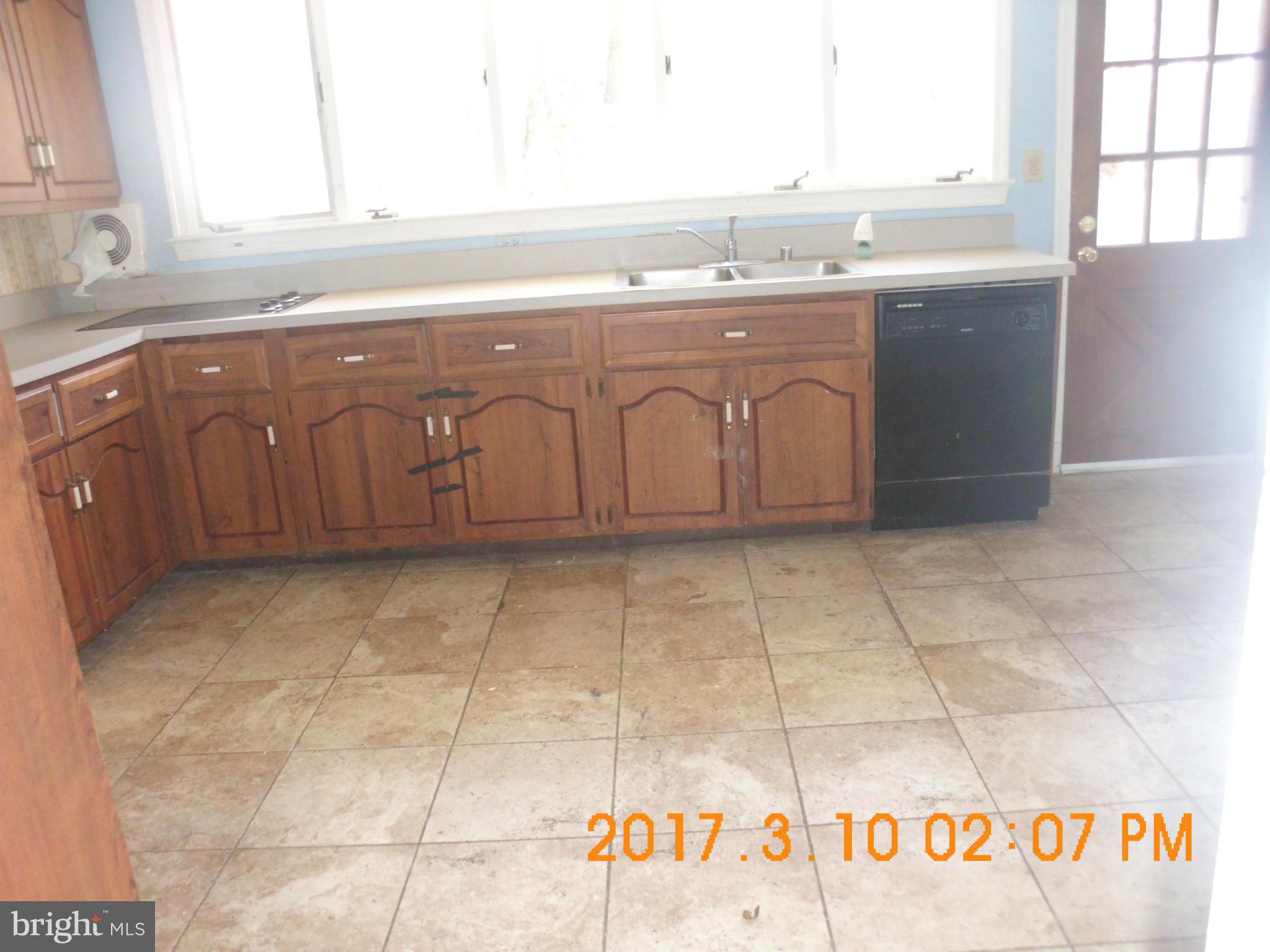 160 Randolph Road Silver Spring, MD 20904 - Photo 8 of 25 Kitchen