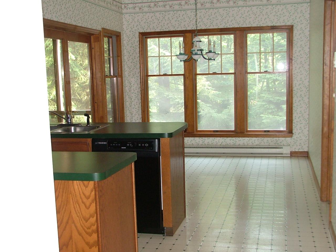 2-3 Upper Deer Valley Road Stroudsburg, PA 18360 - Photo 8 of 12 breakfast room
