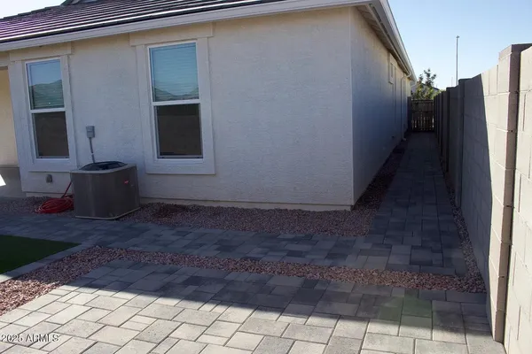 $2,500 | 8219 South 44th Glen, Laveen, AZ 85339