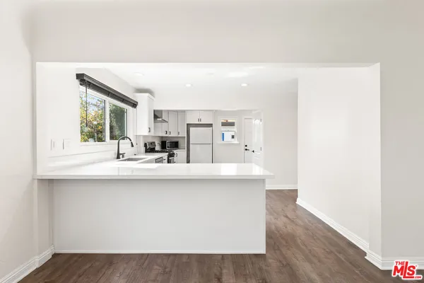 $845,000 | 6531 Arlington Avenue, Los Angeles, CA 90043
