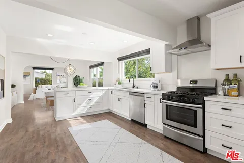 $848,000 | 6531 Arlington Avenue, Los Angeles, CA 90043