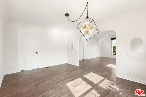$845,000 | 6531 Arlington Avenue, Los Angeles, CA 90043