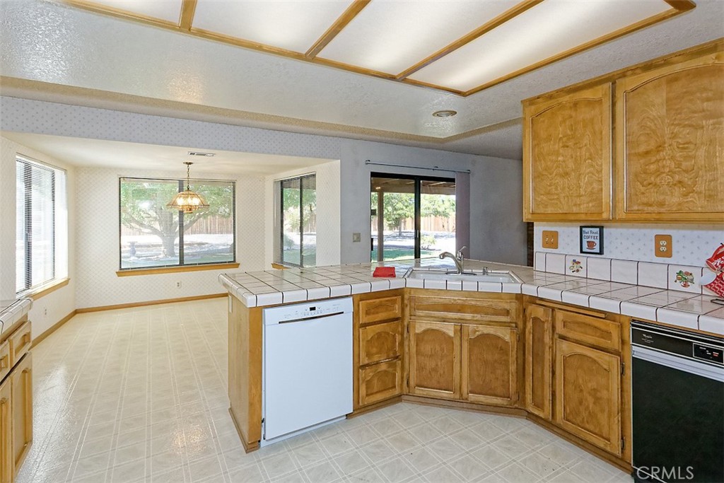 13564 Quapaw Road Apple Valley, CA 92308 - Photo 19 of 52 Original Image Kitchen and Breakfast Nook
