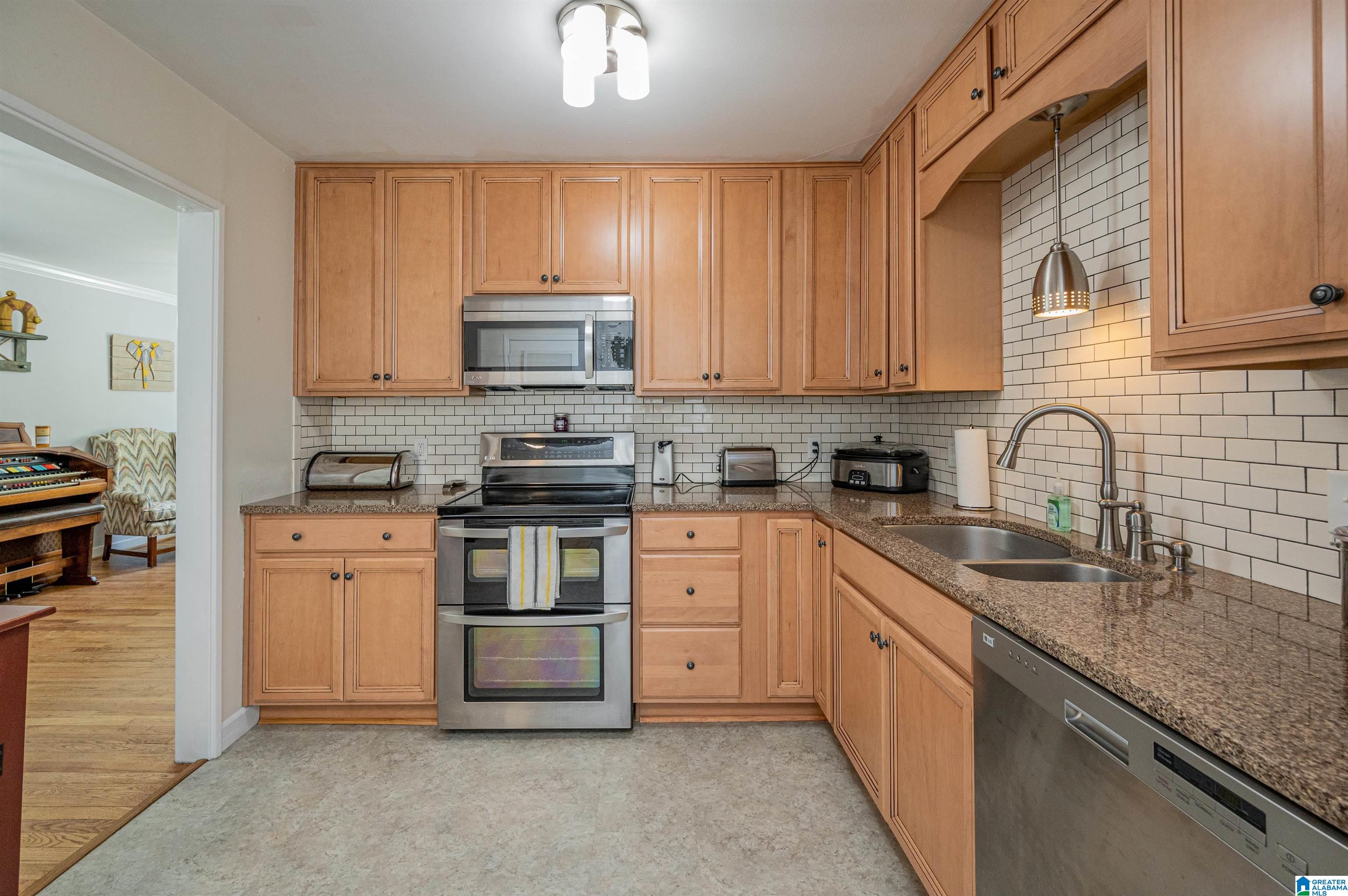 8732 Sunset Drive Leeds, AL 35094 - Photo 13 of 41