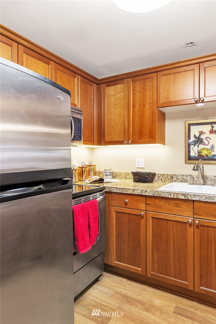 8040 212th Street Southwest, Unit A Edmonds, WA 98026 - Photo 11 of 24 Gallery Image 11